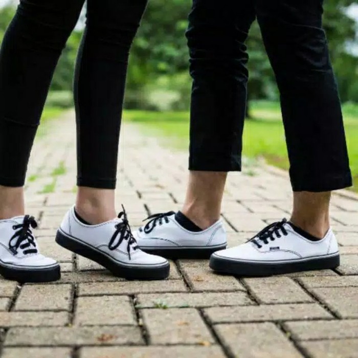 {KUALITAS TERBAIK}      Sepatu Vans Original Authentic Style Variasi Warna (Sol Hitam Keren)