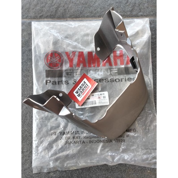 Cover stoplamp lampu belakang sambungan body Scorpio silver | 5BP-F1651-00- P2