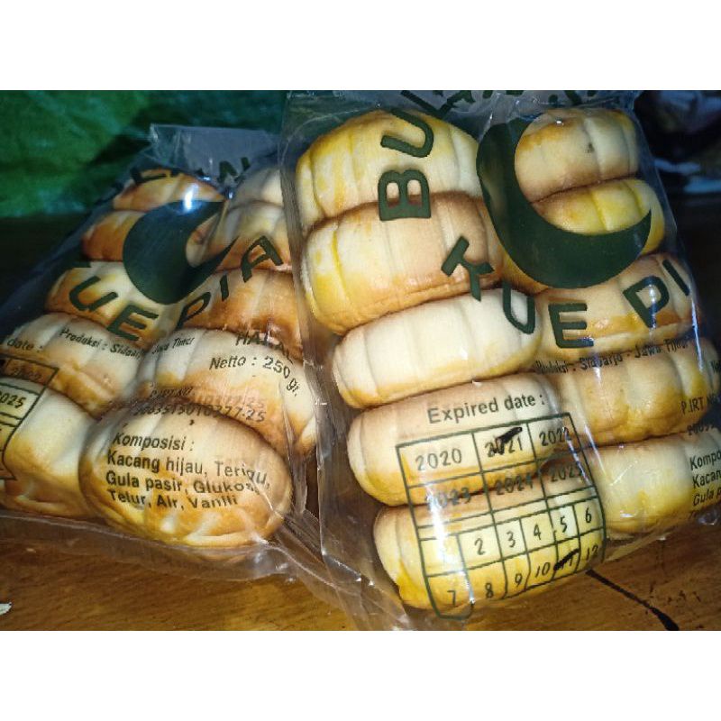 

Bakpia manis bulan sabit/kue bulan