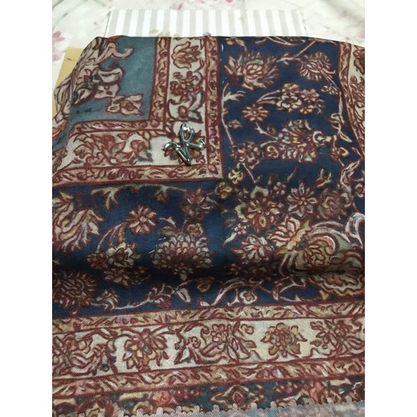 Radwah scarf preloved