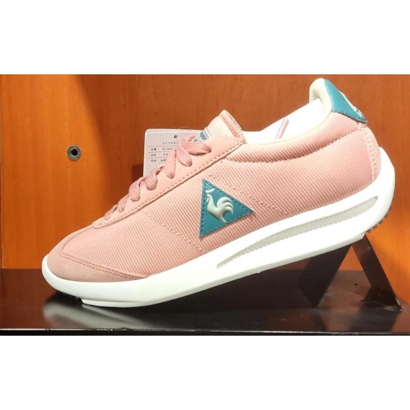 sepatu cewek / le coq sportif