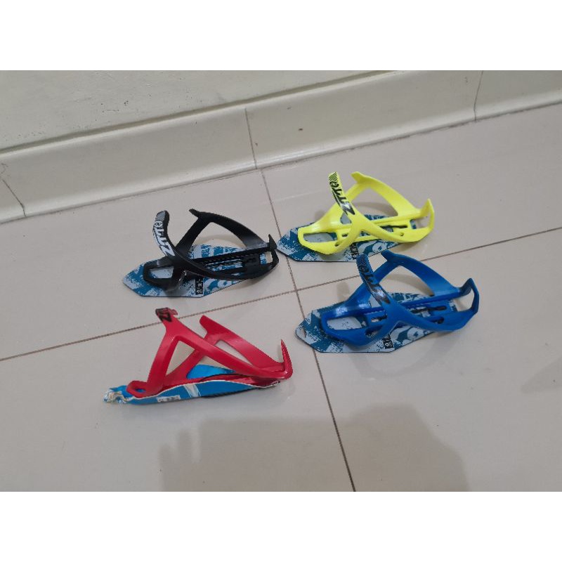 MURAH LEBAY ... BOTTLE CAGE TEMPAT BOTOL RAK BRACKET DUDUKAN MOUNTING AIR MINUM SEPEDA MTB ROADBIKE BALAP MINION ROAD BIKE SELI LIPAT FOLDING BIKE FEDERAL KLASIK CLASSIC COMMUTER CITY BIKE BICYCLE BIDON ALLOY ATOM PLASTIC ALUMUNIUM