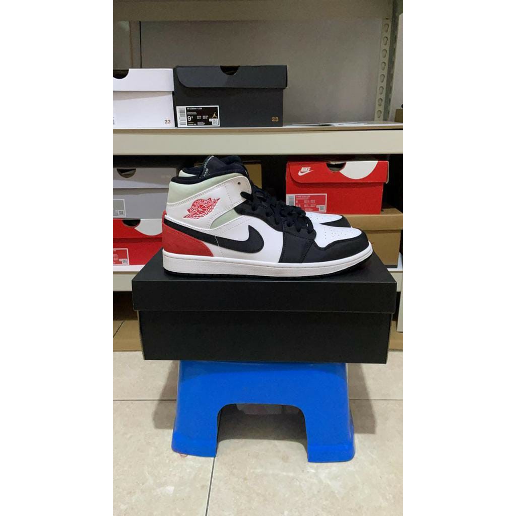 Air Jordan 1 Mid Union Black Toe