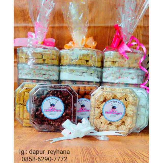 

HAMPERS LEBARAN / PAKET KUE LEBARAN ISI 5 TOPLES