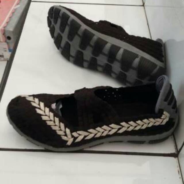 Sepatu wanita anyam import mollyca sz 37