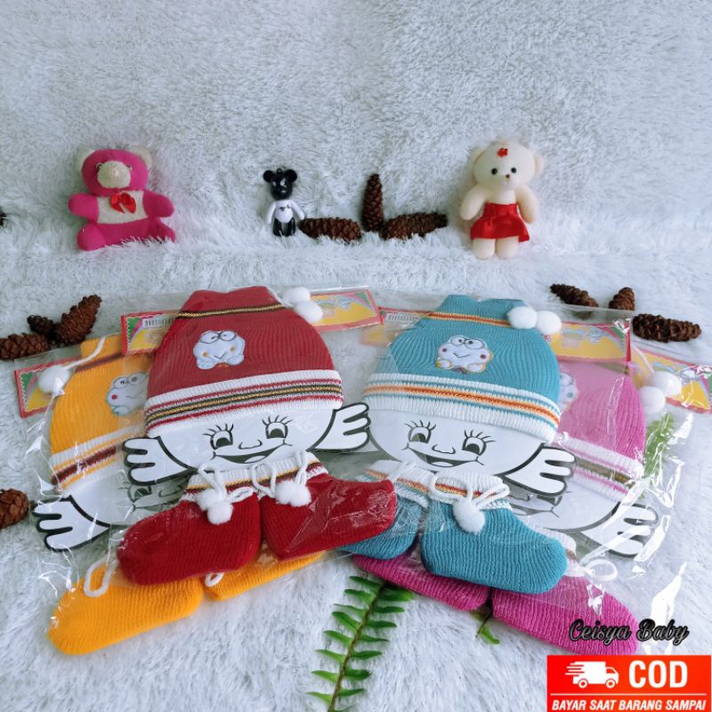 Topi bayi rajut kupluk bayi + kaos kaki