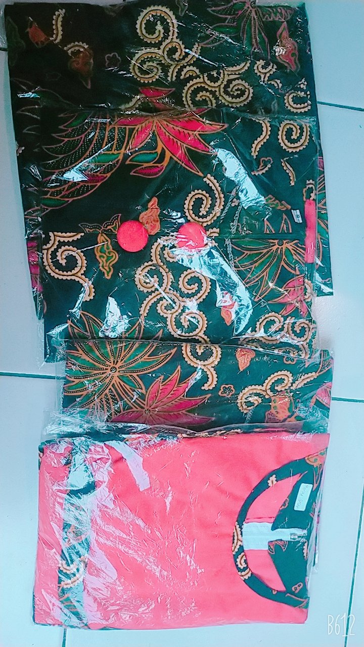 Batik Couple Dan Anak Mawar Daun