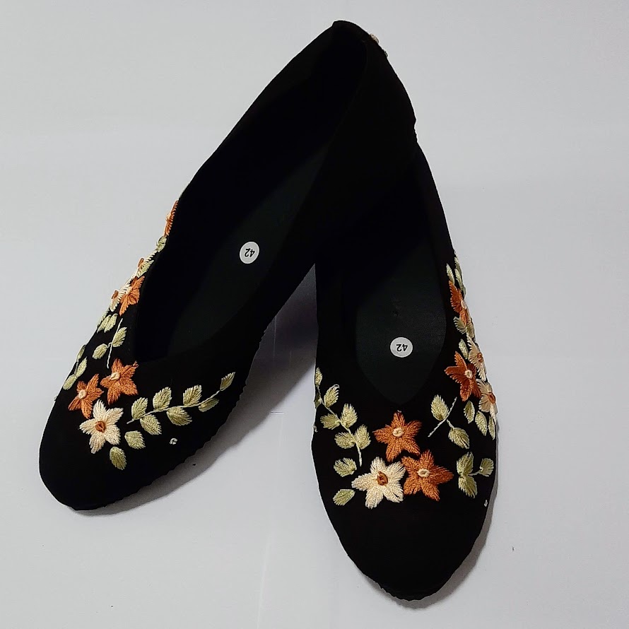 etnik fashion sepatu wanita flat slip on sulam hitam