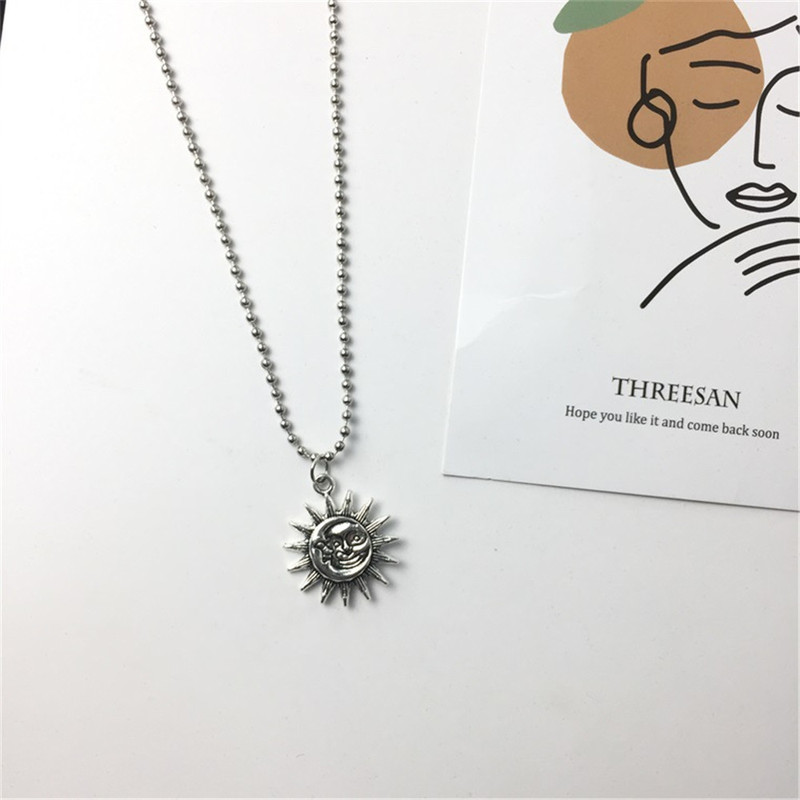 Kalung Rantai Dengan Liontin Bentuk Matahari Tersenyum Gaya Retro Untuk Wanita