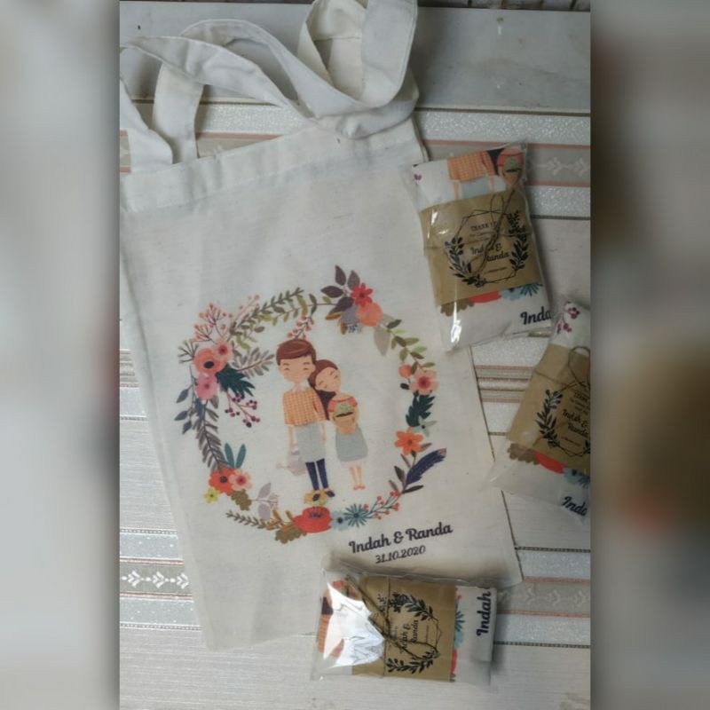 Totebag blacu untuk souvenir pernikahan