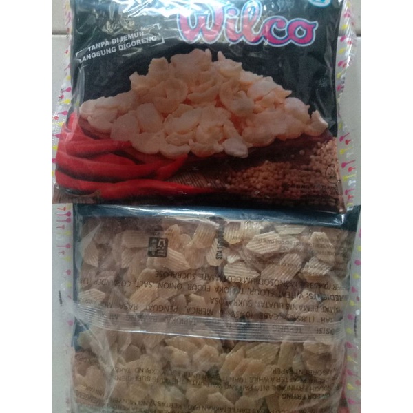 

KERUPUK PEDAS MENTAH WILCO TANPA DI JEMUR LANGSUNG DI GORENG