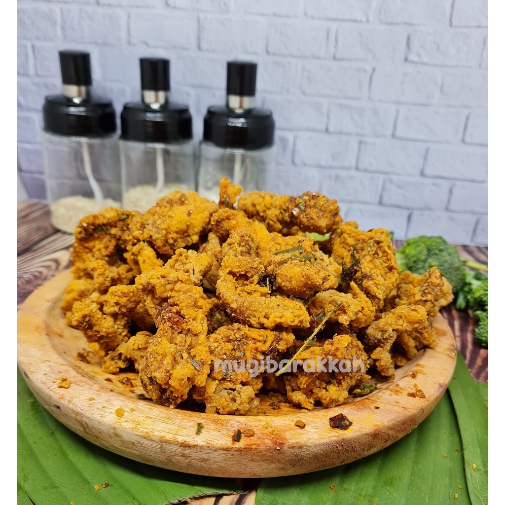 KRIPIK KULIT AYAM PEDAS DAUN JERUK 200gr MUGIBARAKAH