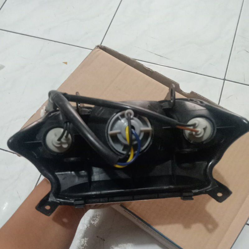 stoplamp Mio sporty Mio old 1 set lengkap dengan bohlamp Assy merk win