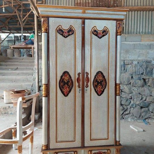 LEMARI BAJU/HIAS JATI/SUDUT/JAM