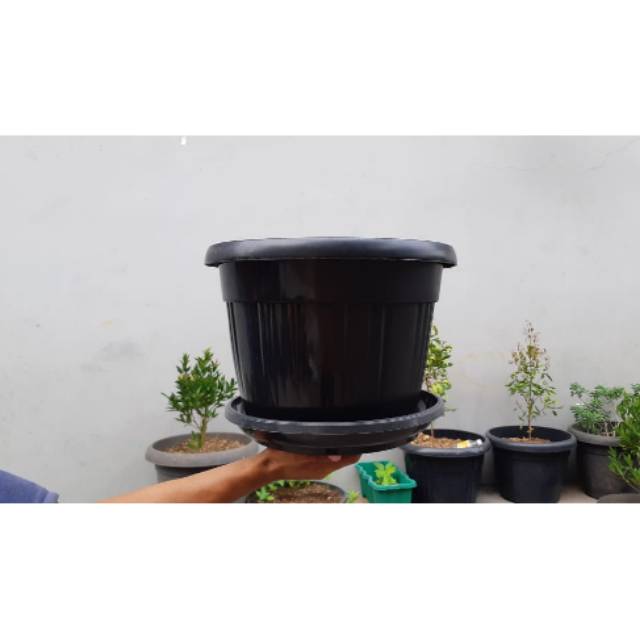 Pot bunga plastik hitam GRACE 35cm +tatakan bawah