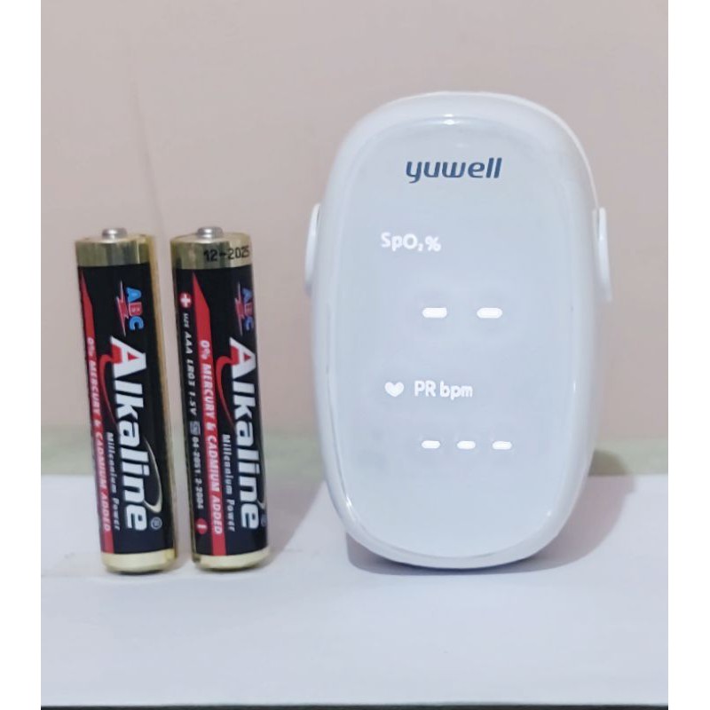 Saturasi Yuwell YX102 Oximeter inklut A3 Alkaline Baterai Bergaransi