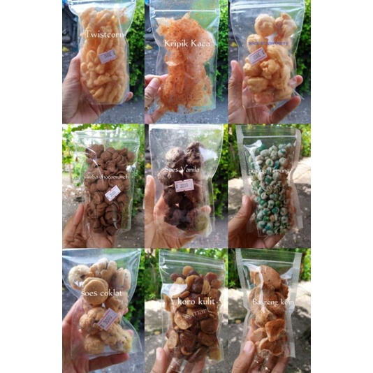 

kacang polong tepung, simba chococrunch, twistcorn, koro kulit/bedok, bidaran keju triger, soes sus coklat, soes sus strawberry, soes sus vanila, kripik kaca, basreng koin
