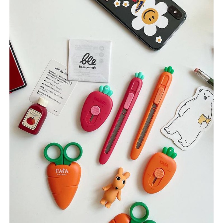 

Mini Cutter Cute Carrot Strawberry