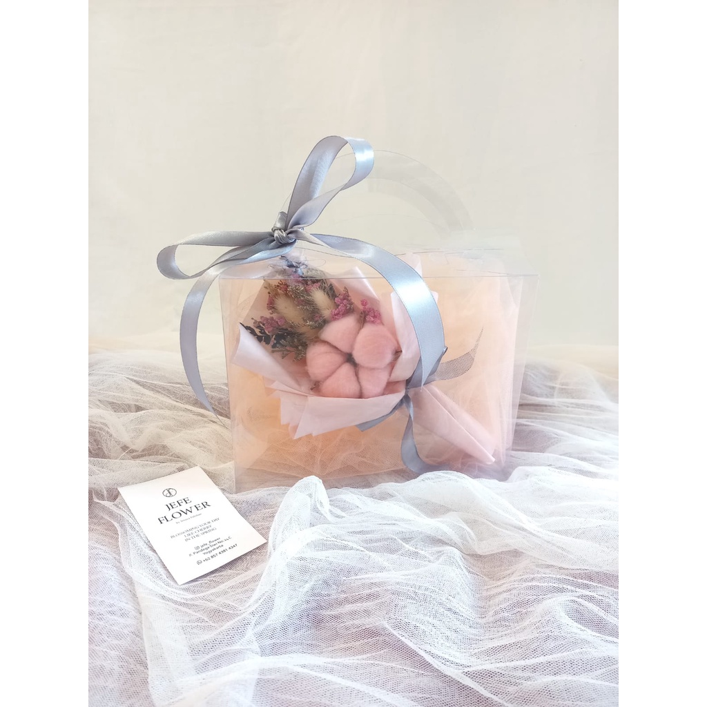 Bunga dalam Mica / Hadiah Valentine / Kado Valentine / Hadiah Pacar Valentine / Bunga Valentine / Valentine Day / Dried Flower / Kado Murah Valentien / Kado Wisuda / Kado Valentine Jogja / Hadiah Valentine Jogja / Bunga Kering dalam Mika / Jefe Flower