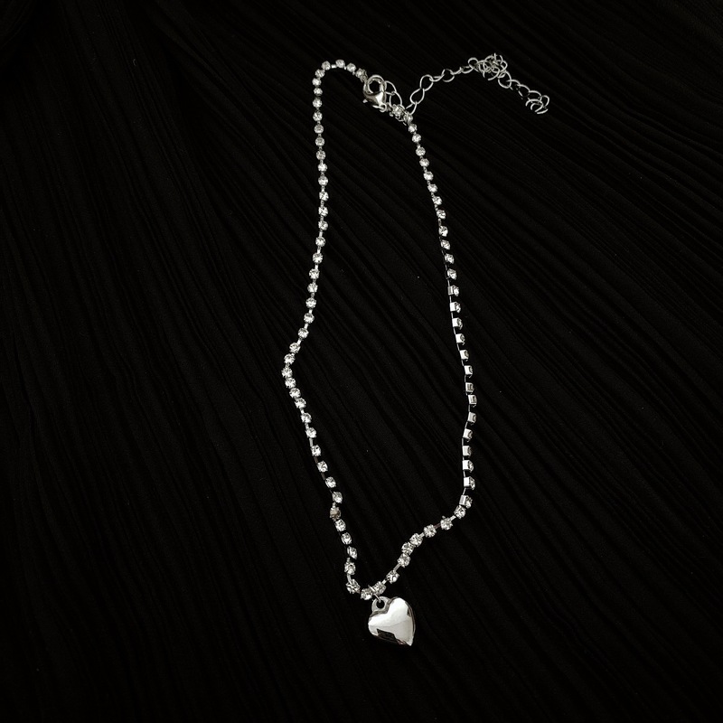 Kalung Rantai Choker Klavikula Hias Liontin Hati Berlian Gaya Korea Untuk Wanita