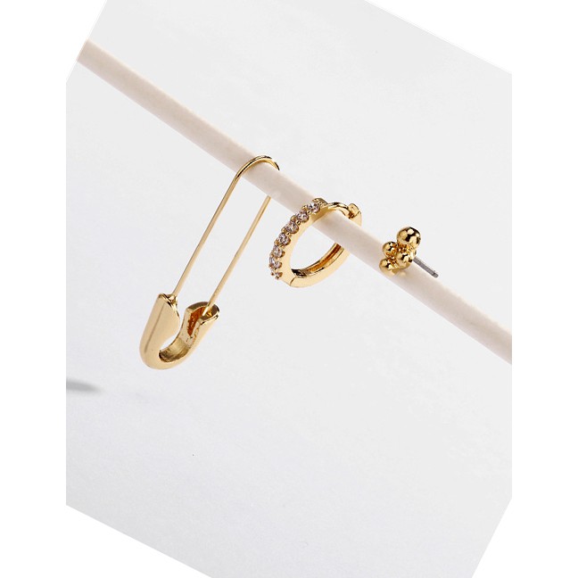 LRC Anting Tusuk Fashion Gold Alloy Diamond Stud Earrings D28774