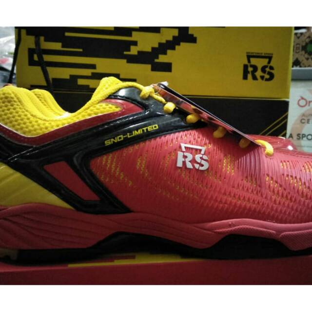 SEPATU BADMINTON RS SND LIMITED