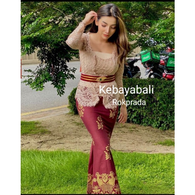 SATU SET KEBAYA DENGAN ROK MERMAID KEBAYA BALI MODERN KEBAYA RAYA