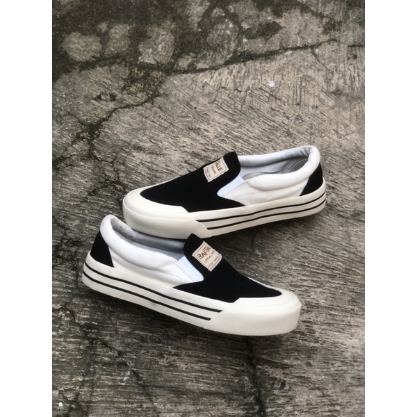 SEPATU SLIP ON RAFTALLE LX