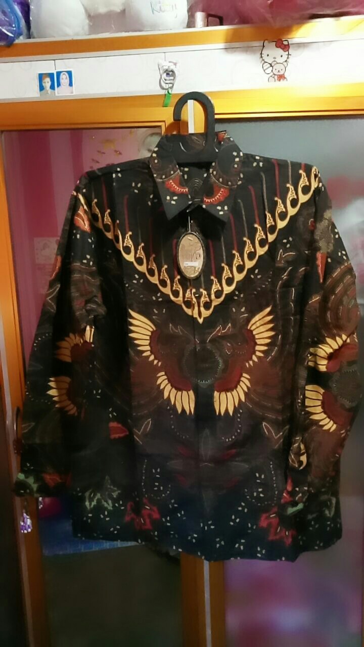 Kemeja Batik Pria Printing Motif Kupu Coklat / Putih
