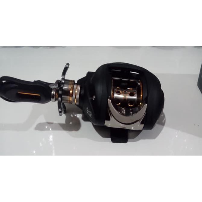 REEL BC OYAMA MISSION 120L. 10 BALL BEARINGS