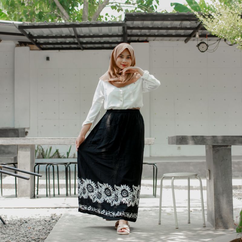 ROK SANTRI | ROK PAYUNG | ROK BATIK GOYOR | ROK PLISKET | ROK BATIK GOYOR | SARUNG GOYOR ROK PELANGI-ROK MATAHARI