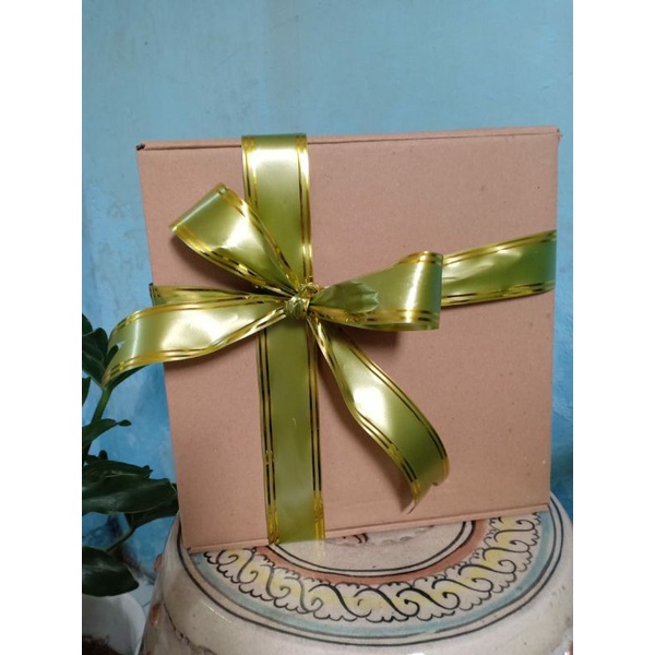 

Paket Hampers (Pilih Variasi Pita Sesukamu)