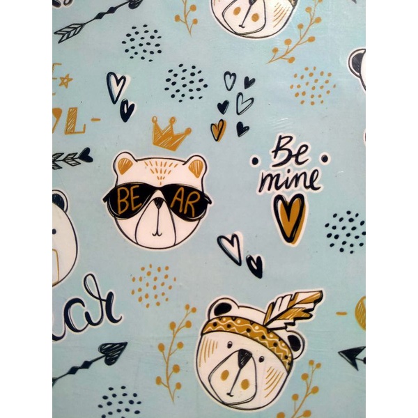 

Kertas Kado Kiky Motif Warna Warni Random / Kiky Karakter Random