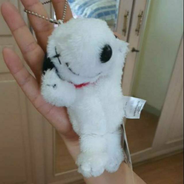 Gantungan Kunci Kaws X UNIQLO Snoopy version