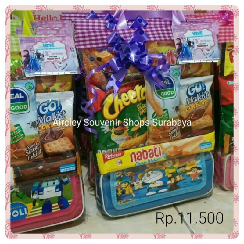 

Souvenir snack ultah plus tepak (@11.500)