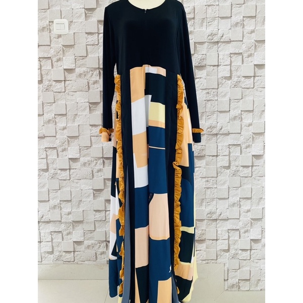 Prelove dress SiSeSa warna hitam motif abstrak