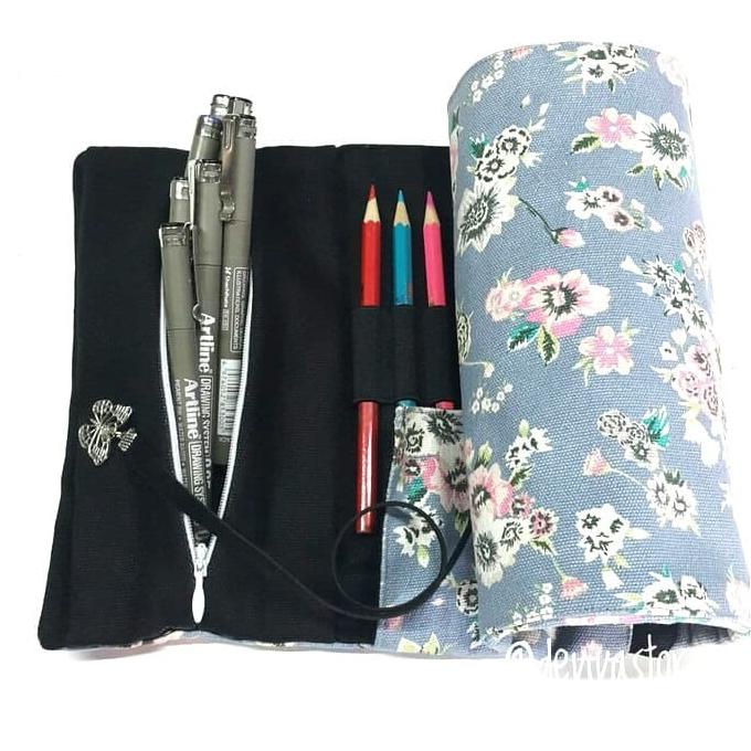 

TERBARU ROLL PENCIL CASE / TEMPAT PENSIL GULUNG - floral vintage/TEMPAT PENSIL AESTHETIC/TEMPAT PENSIL ANAK PEREMPUAN/TEMPAT PENSIL LUCU/TEMPAT PENSIL 3D/TEMPAT PENSIL TRANSPARAN/TEMPAT PENSIL LUCU/TEMPAT PENSIL KOREA/TEMPAT PENSIL KAIN/TEMPAT PENSIL