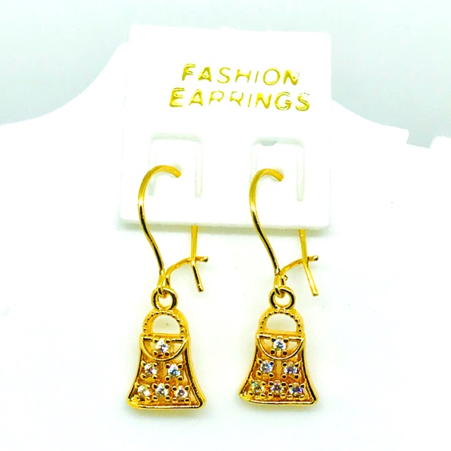 Anting wanita //anting model gantung //perhiasan anting// anting permata //anting