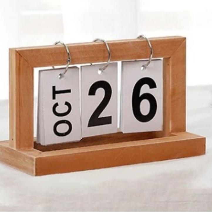 

[BoV㊙] kalender meja kayu/ kalender duduk / kalender hias / kalender abadi / kalender souvenir / kalender vintage ring kayu Harga.grosir