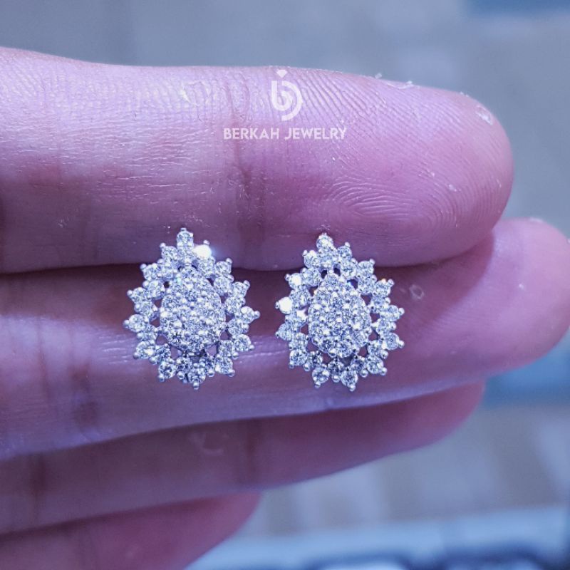 Giwang Anting emas putih 70% berlian asli 0,77 carat natural diamond