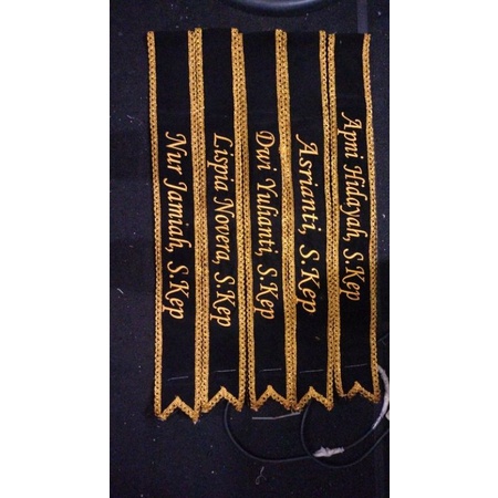 SELEMPANG WISUDA RENDA