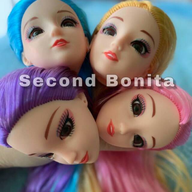 Kepala boneka barbie mata 3D