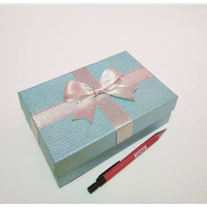 

FRESH kotak kado gift box handmade 18x12x6 cm ISTIMEWA