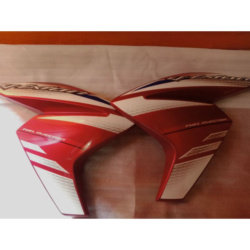 SHROUD L R cover kupingan tangki vixion new original copotan