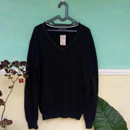 Hangten Sweater Hitam Preloved ♻