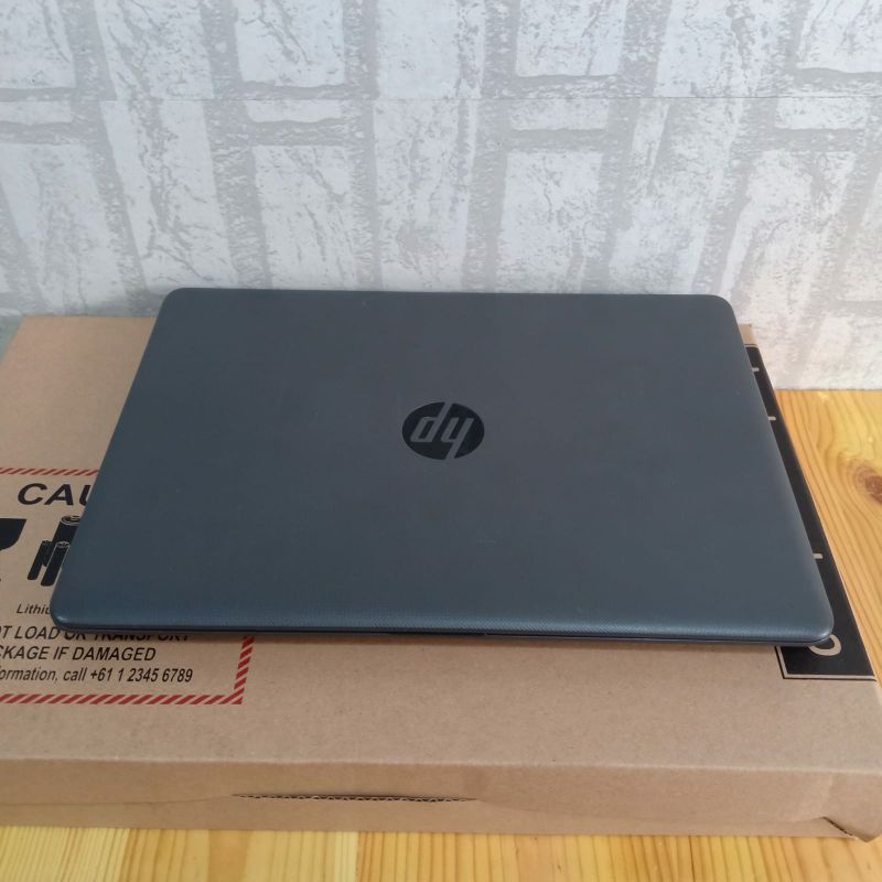 Laptop HP 240 G7 Cor i5-7200U Gen 7 Ram 4GB HDD 1TB Vga HD Graphic 620 Windos 10 Body bezeles Mulus super slim