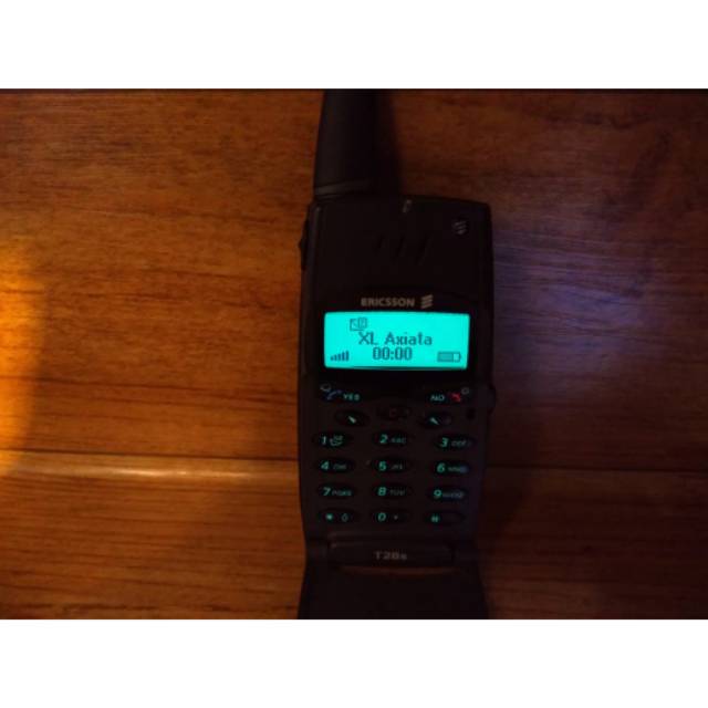HP Jadul Ericsson T28 Mulus Flip Antena Not T39 or T10 ko