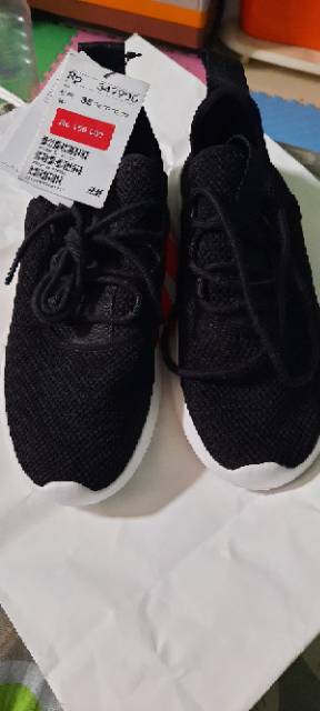 Sepatu Putih HnM Sale / sepatu hitam sale