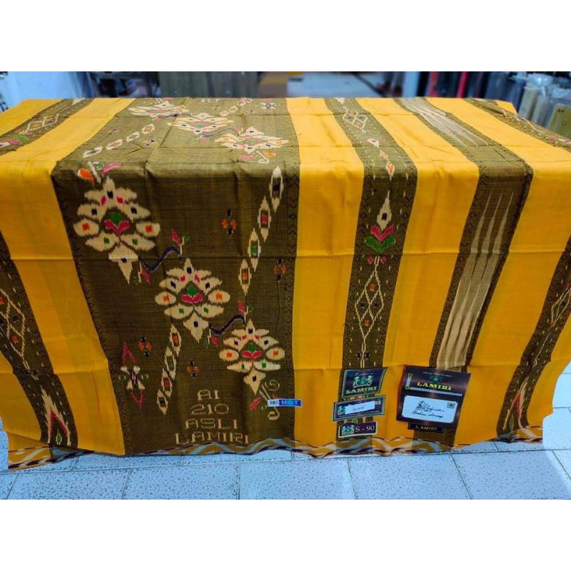 LAMIRI Sarung Tenun Asli Sutra 50% (Motif random)