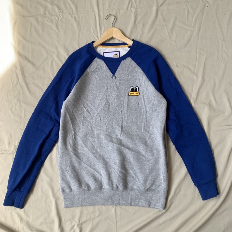 pancoat mata crewneck
